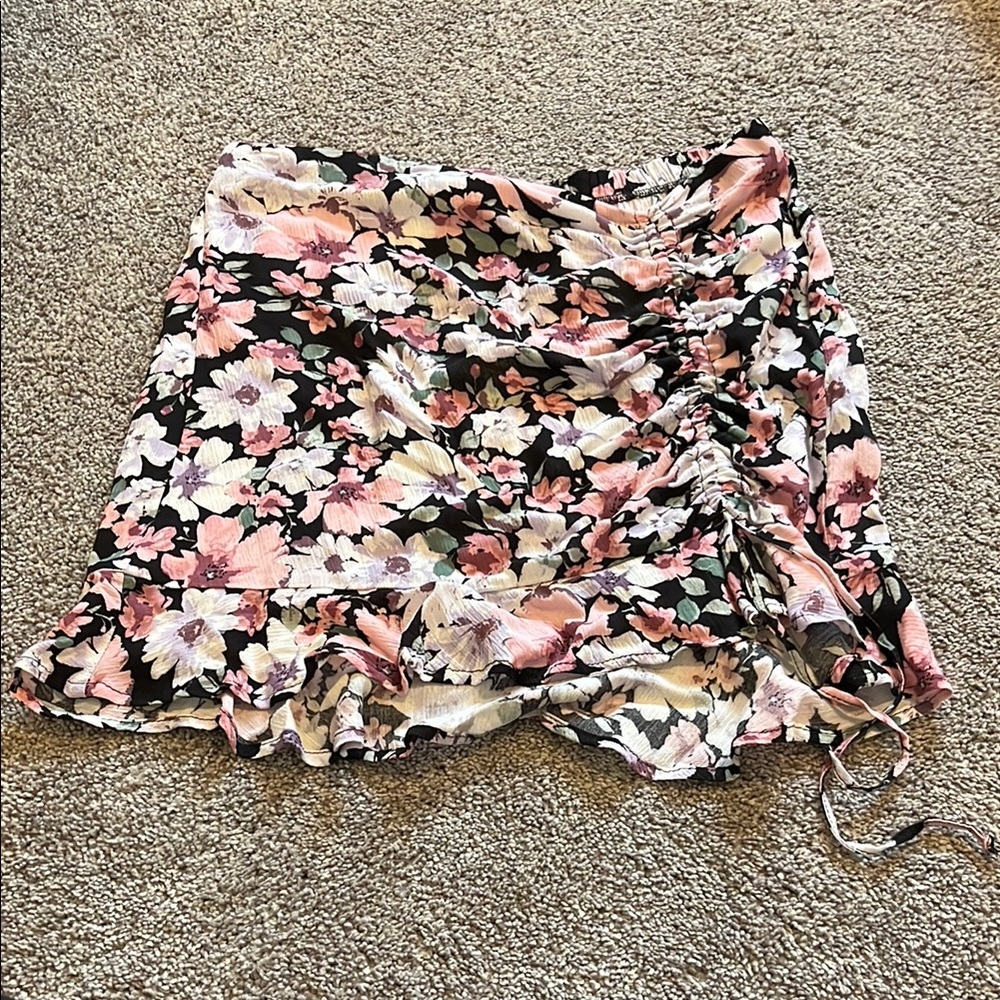 Rewind New With Tags Cinched Front Floral Mini Skirt Size Large